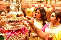 Ketika Sharma Launches By Kalamandir Showroom Opening